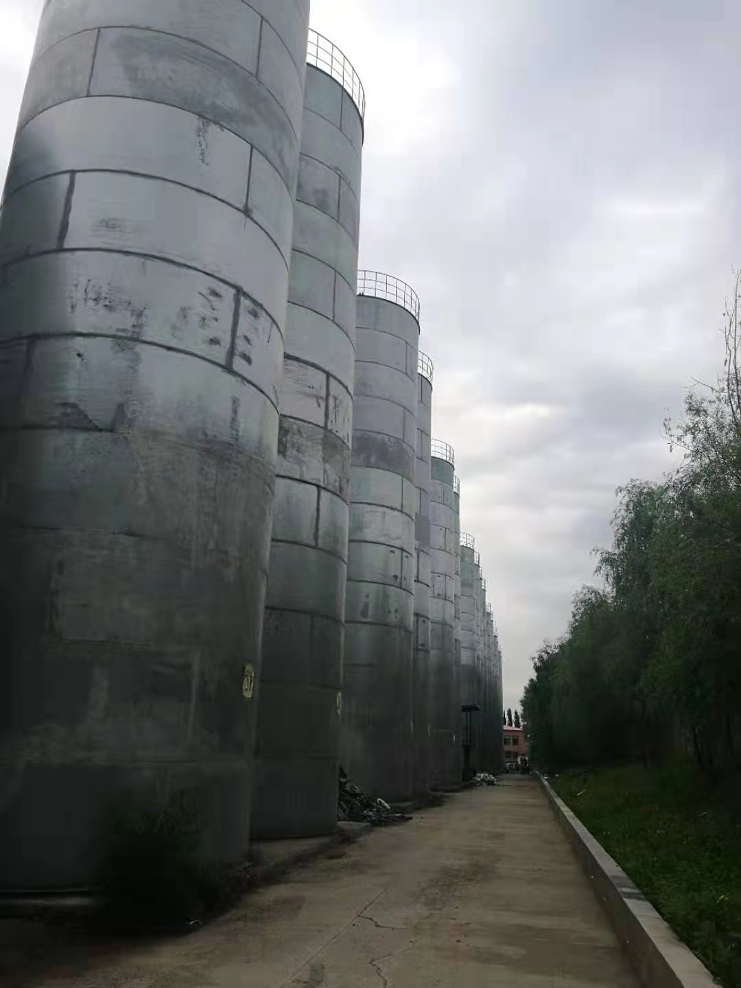 哈安建工程部負責人(rén)及相關工作人(rén)員前往重點項目建設現場看進度