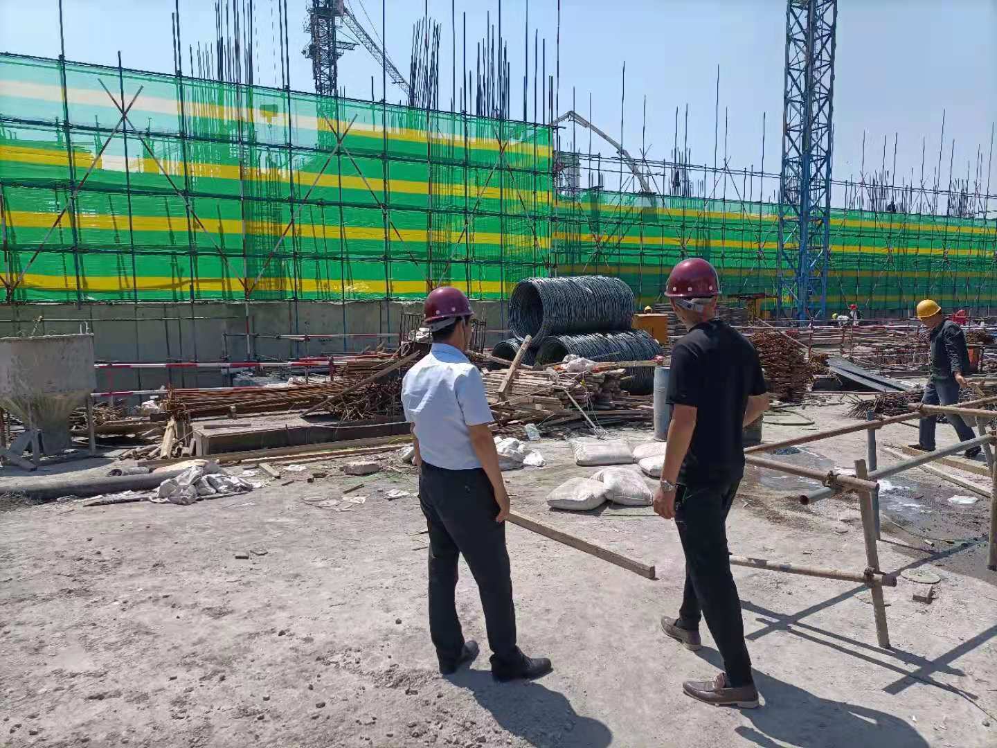 【項目檢查】集團領導在(zài)哈南倉儲物流項目現場指導工作并提出(chū)六項安全治理條例