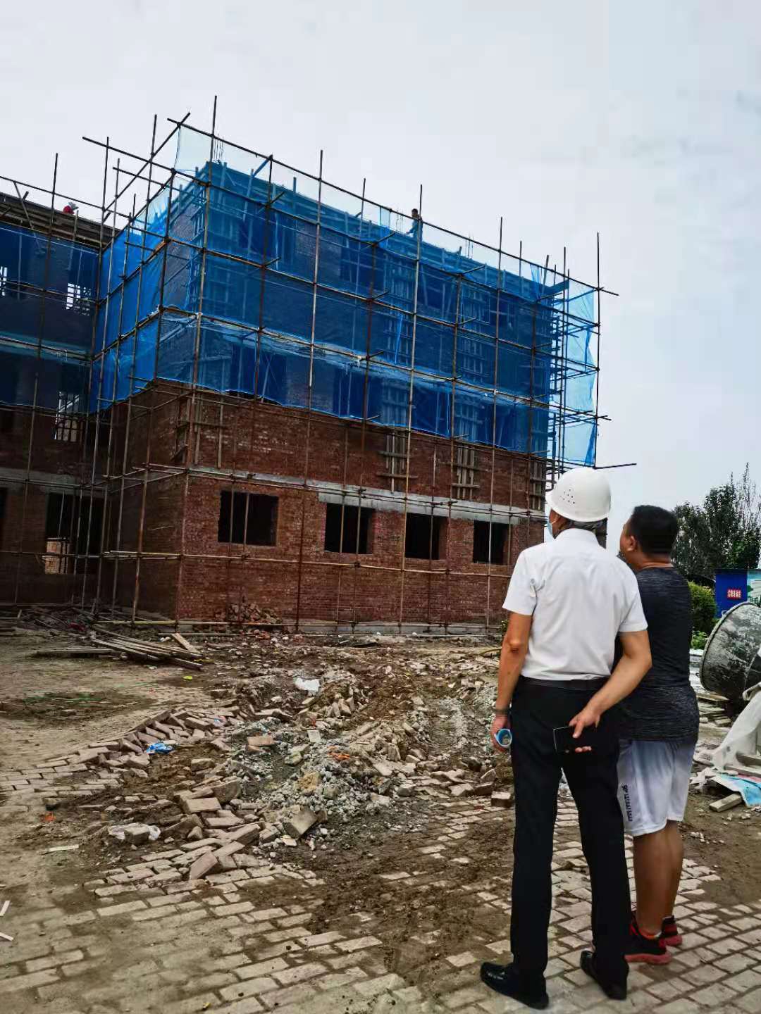【項目檢查】集團公司工程部對松北區利民二中維修改造項目進行檢查